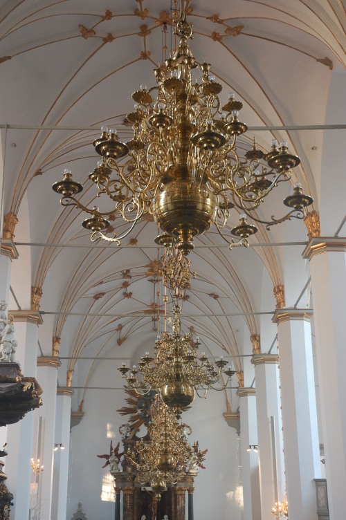 I loved these chandeliers 
